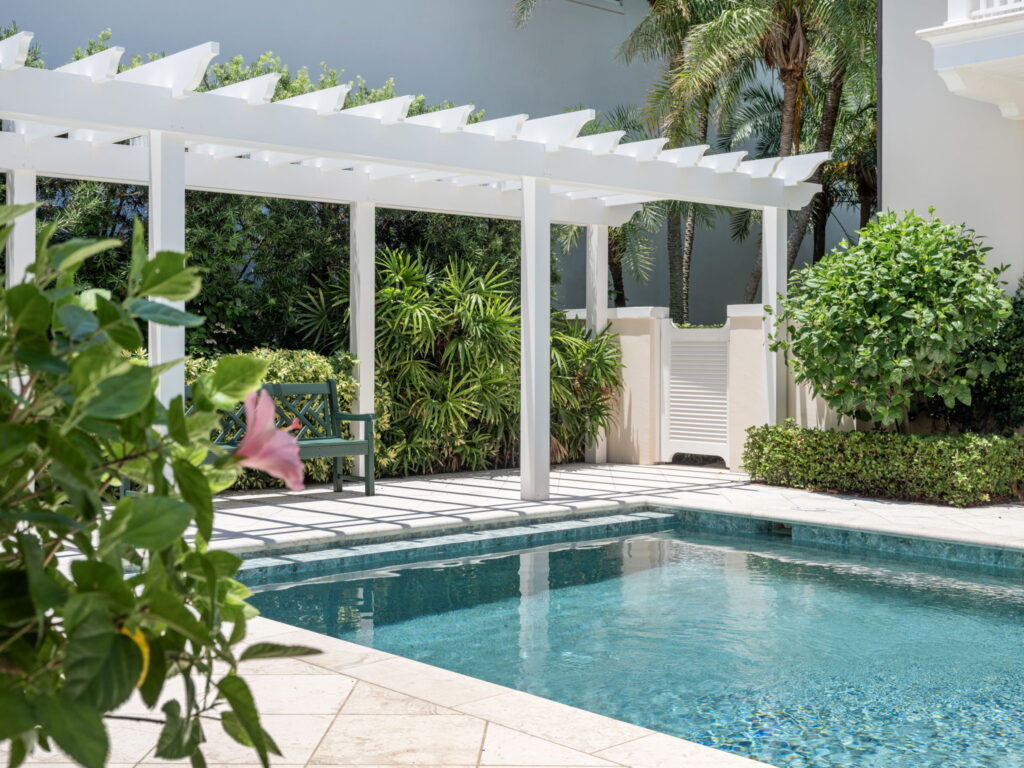 POOL & TRELLIS