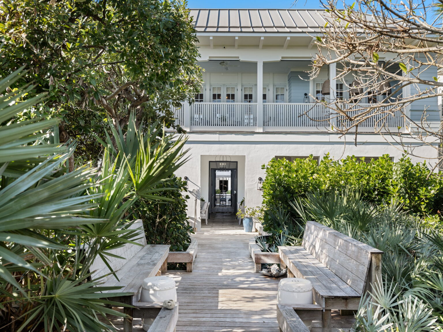 REAR ELEVATION & BEACH ACCESS