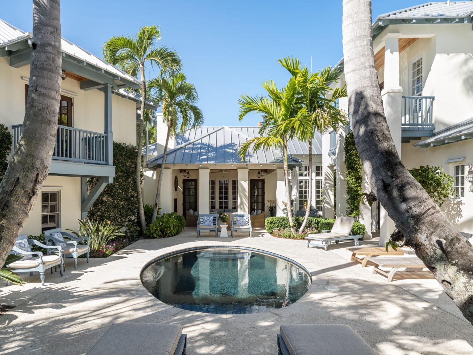 POOL, TERRACE & LOGGIA