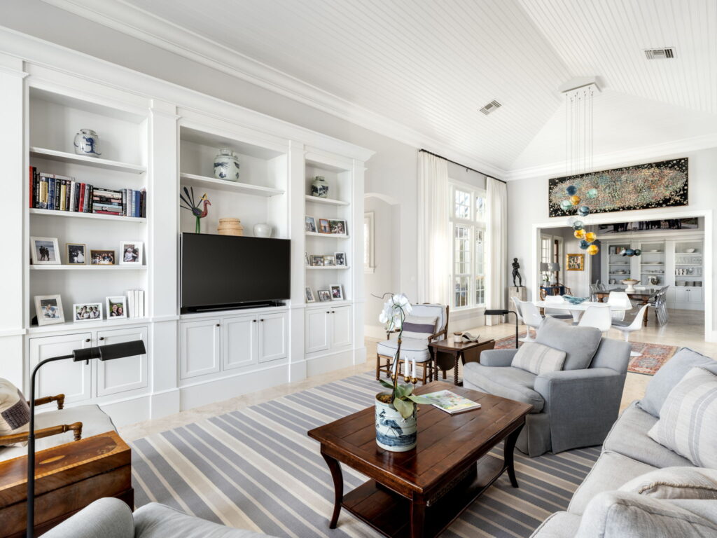 SITTING / DINING ROOM