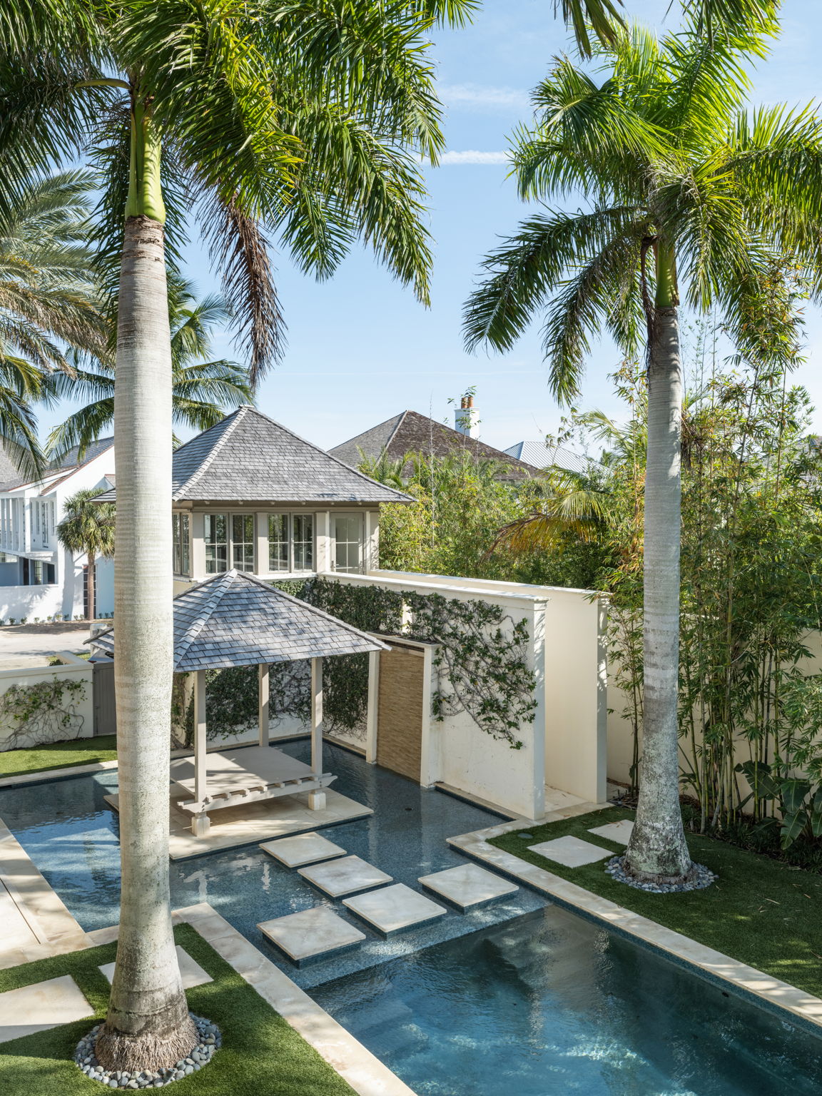 POOL & COURTYARD VIEW