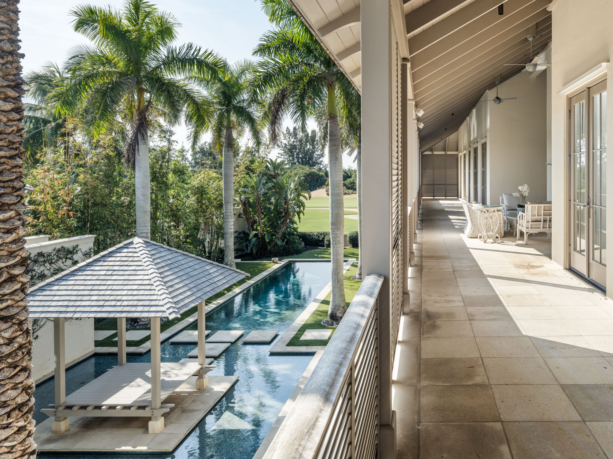 POOL & COURTYARD VIEW