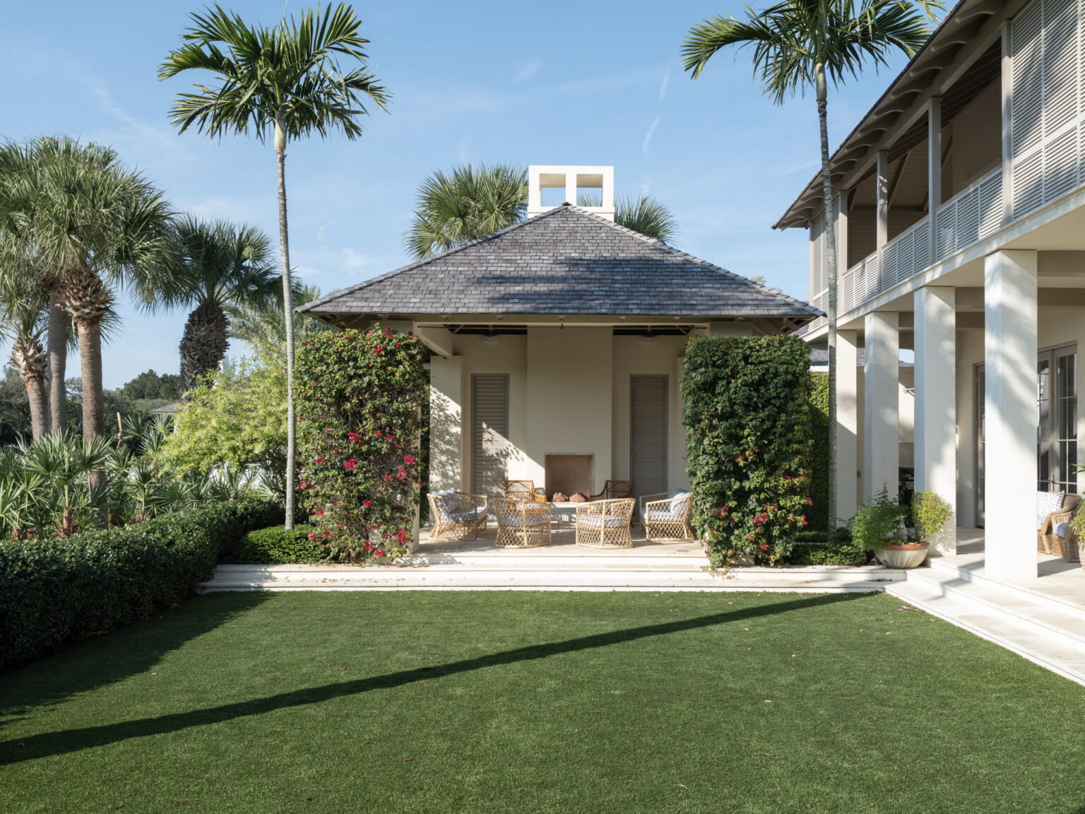 LIVING PAVILION & GARDEN