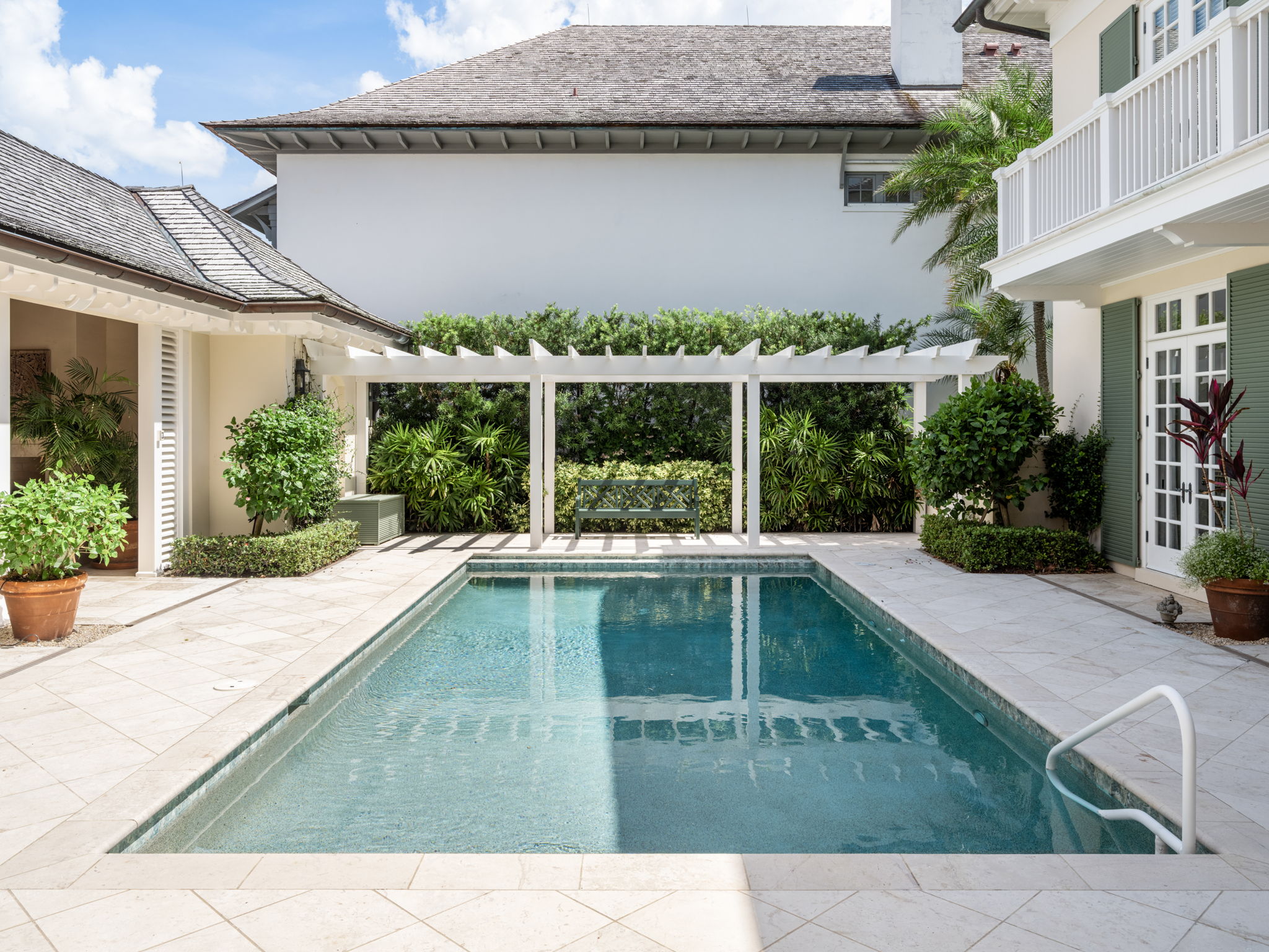 POOL & TRELLIS POOL & TRELLIS