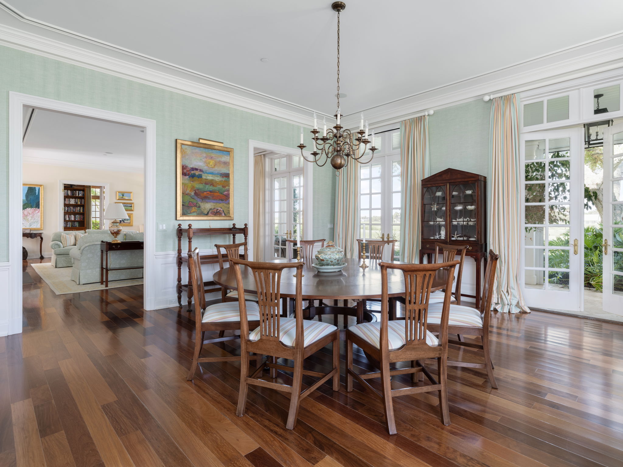 DINING ROOM DINING ROOM