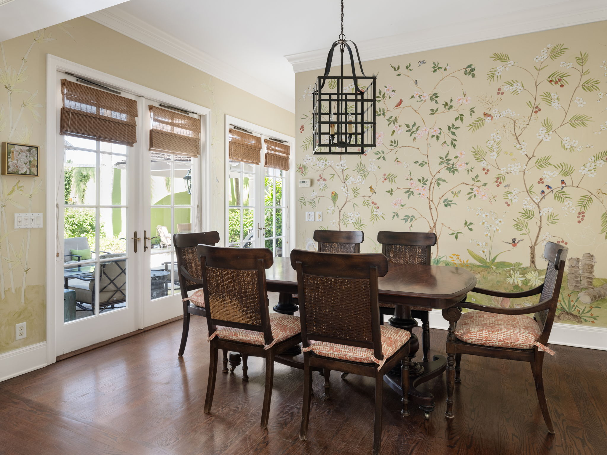 DINING ROOM DINING ROOM